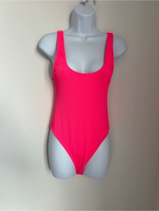 Boohoo Other - Hot Pink Crinkle Scoop Neck One Piece Swimsuit – Size 4